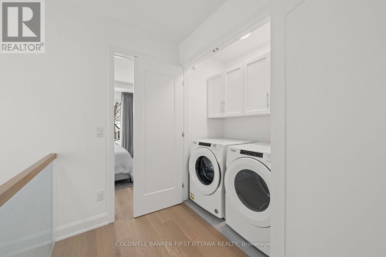 29377970/524-edison-avenue/mckellarhighland/ottawa/ontario/K2A1V1_32