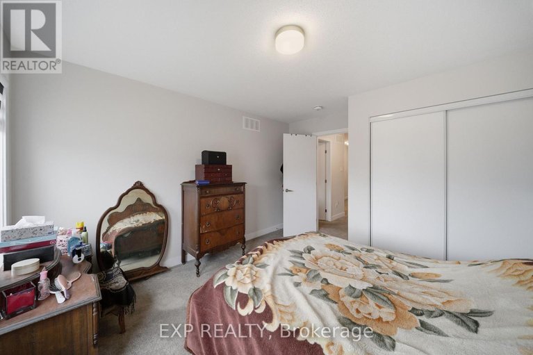 29623350/658-terrier-circle/goulbourn-twp-from-franktown-rdsouth-to-rideau/ottawa/ontario/K0A2Z0_22