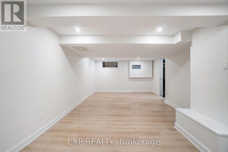 28435442/41-barnes-crescent/leslie-park/ottawa/ontario/K2H7C1_27