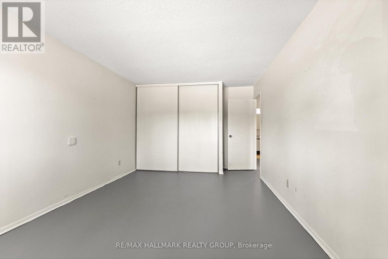 28586632/55-river-garden-private/mooneys-bayriverside-park/ottawa/ontario/K1V1M8_24