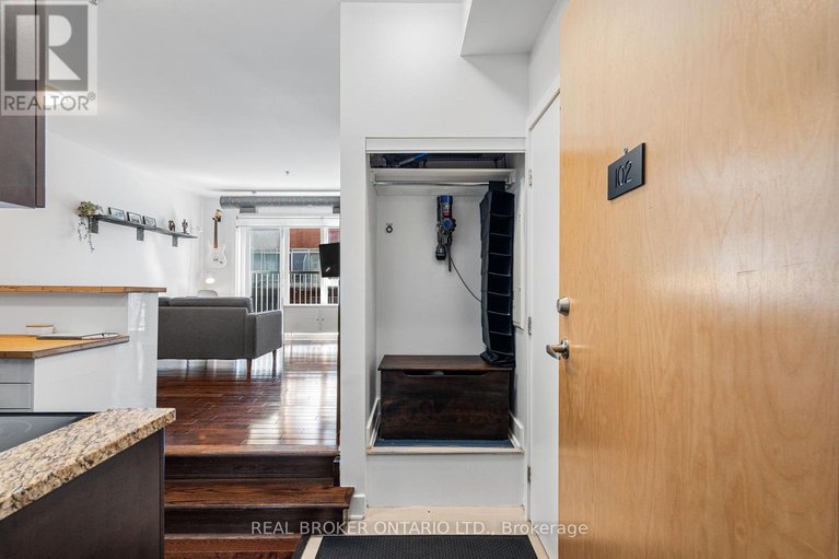 29635682/102-360-cumberland-street/lower-townbyward-market/ottawa/ontario/K1N0B1_23