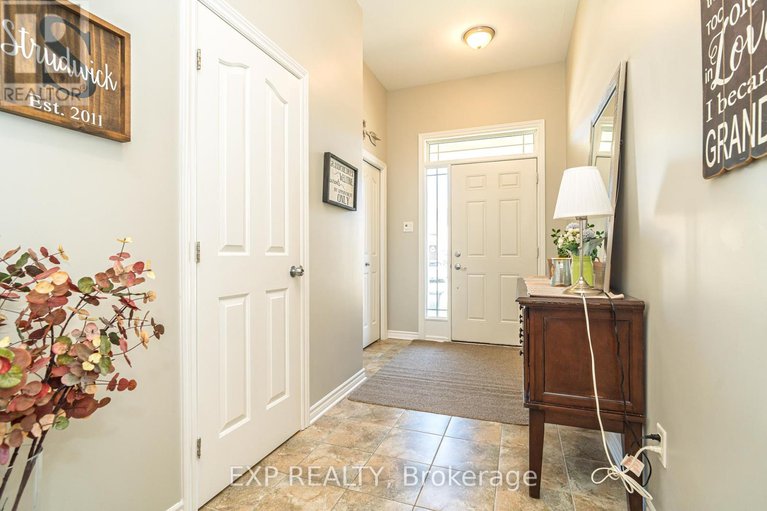 28638780/1836-arrowgrass-way/notting-hillsummerside/ottawa/ontario/K4A0H9_3
