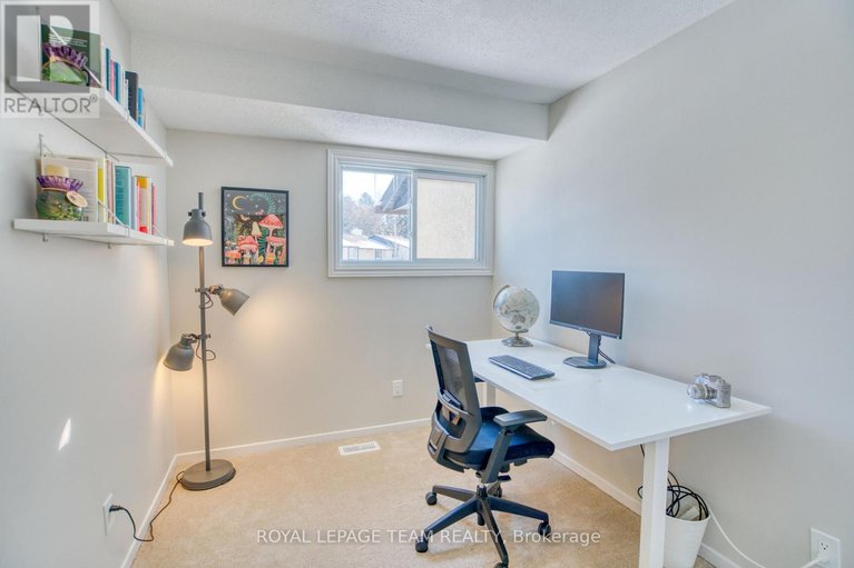 29497051/171-mcclintock-way/katimavik/ottawa/ontario/K2L2A5_22