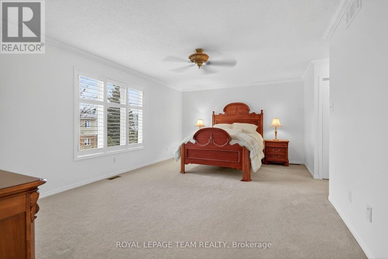 29471661/3113-apple-hill-drive-s/upper-hunt-club/ottawa/ontario/K1T3Z2_27