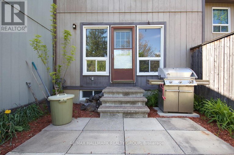 28266606/d-3-spring-grove-lane/pheasant-run/ottawa/ontario/K2J2C5_39