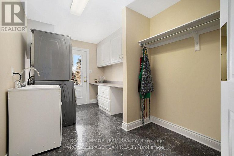 29238669/2124-cty-rd-18-road-s/north-grenville-twp-kemptville-south/north-grenville/ontario/K0G1J0_21