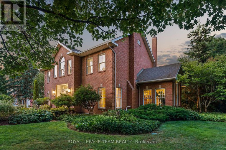 29403241/5557-pettapiece-crescent/manotick-village-manotick-estates/ottawa/ontario/K4M1C5_2