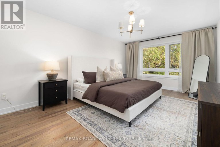 29425299/204-adelaide-street/almonte/mississippi-mills/ontario/K0A1A0_20