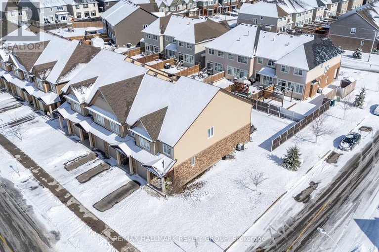 29532256/844-cedar-creek-drive/blossom-parkkemp-parkfindlay-creek/ottawa/ontario/K1T0B3_28