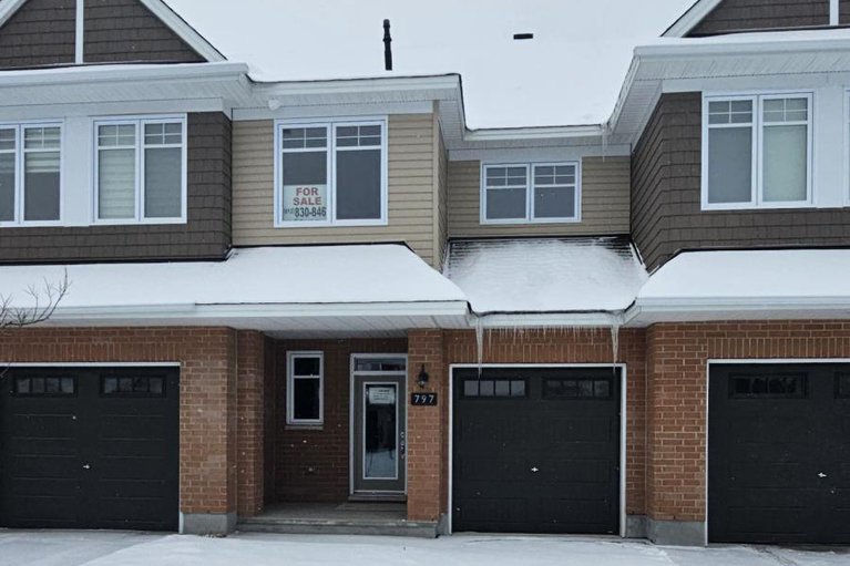 28880145/797-antonio-farley-street/camelot/ottawa/ontario/K4A5N3_1