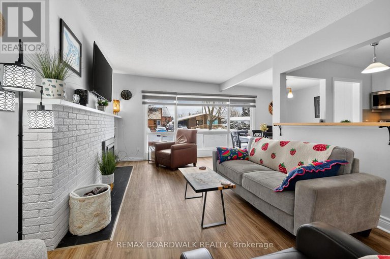 29402322/2462-tupper-avenue/hawthorne-meadows/ottawa/ontario/K1G1G7_9