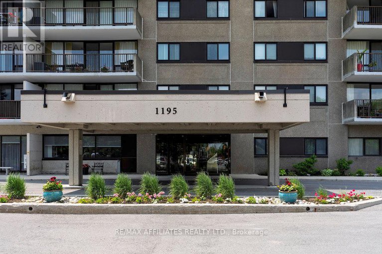 28466299/1705-1195-richmond-road/woodroffe/ottawa/ontario/K2B8E4_1