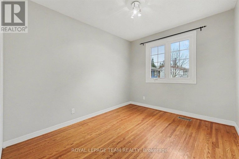 29597736/187-monterey-drive/leslie-park/ottawa/ontario/K2H7A9_25