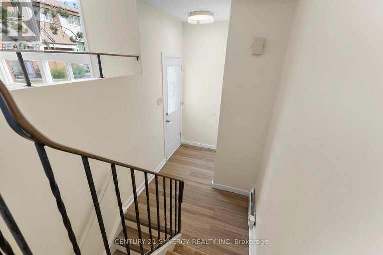 28701824/26b-sonnet-crescent/westcliffe-estates/ottawa/ontario/K2H8W7_5