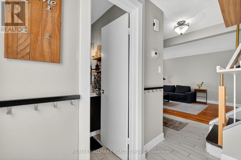 28929560/1821-brousseau-crescent/chateauneuf/ottawa/ontario/K1C2Y5_19