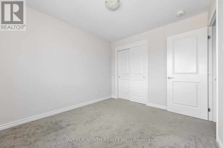 29241567/1024-kijik-crescent/blossom-parkkemp-parkfindlay-creek/ottawa/ontario/K1X0G9_31