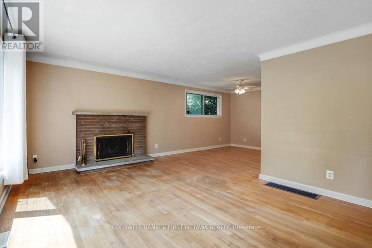 28655520/2133-westbourne-avenue/mckellar-heightsglabar-park/ottawa/ontario/K2A1N3_7