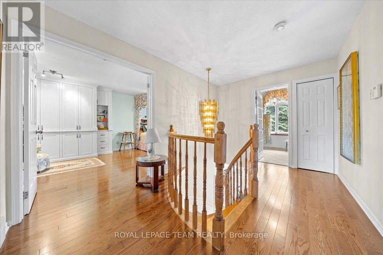 28487091/17-stonehedge-parkway/bayshore/ottawa/ontario/K2H8Z3_24