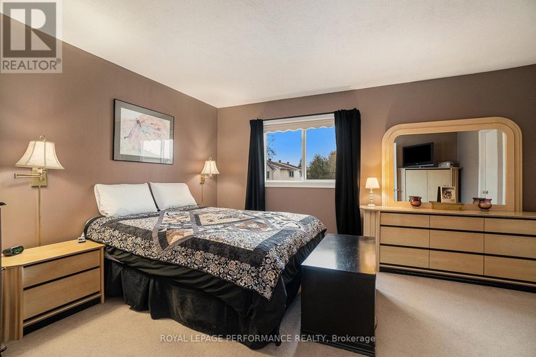 28558570/170-midsummer-terrace/queenswood-heights-south/ottawa/ontario/K1E3V6_16
