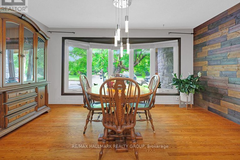 28460164/31-hilliard-avenue/city-viewskylinefisher-heightsparkwood-hills/ottawa/ontario/K2E6B9_15