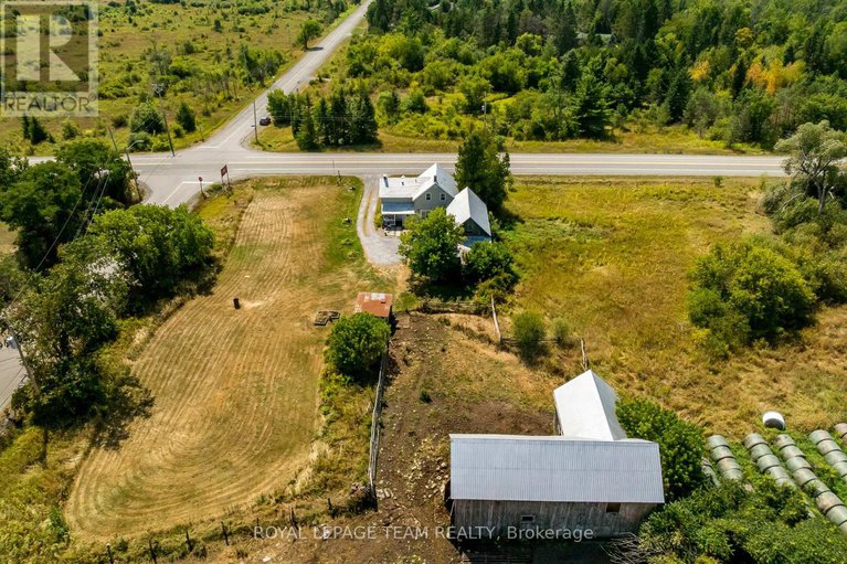 28723611/2106-dunrobin-road/kanata-north-east/ottawa/ontario/K0A1T0_36