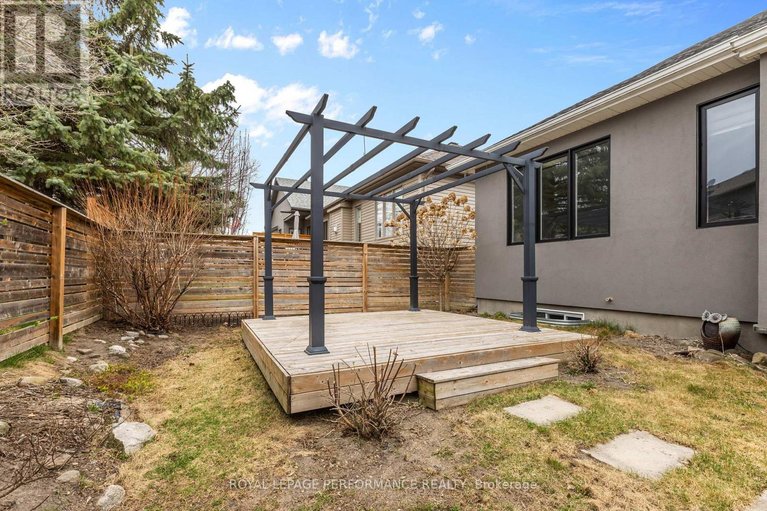 29486299/597-robert-hill-street/almonte/mississippi-mills/ontario/K0A1A0_27