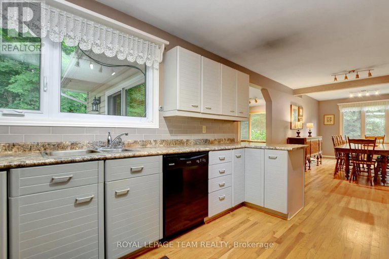 28663805/1043-county-rd-44-road-e/north-grenville-twp-kemptville-east/north-grenville/ontario/K0G1T0_11