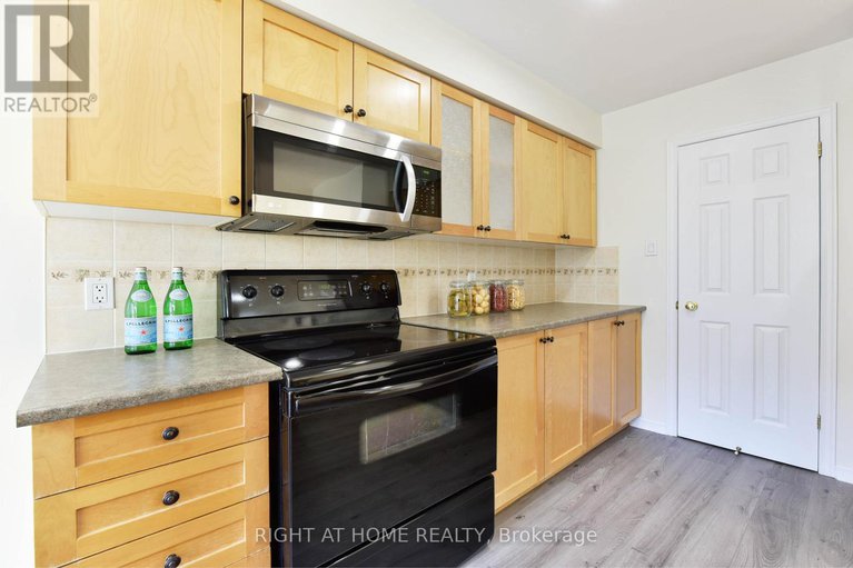 28391369/205-gray-crescent/beaverbrook/ottawa/ontario/K2K3L8_16