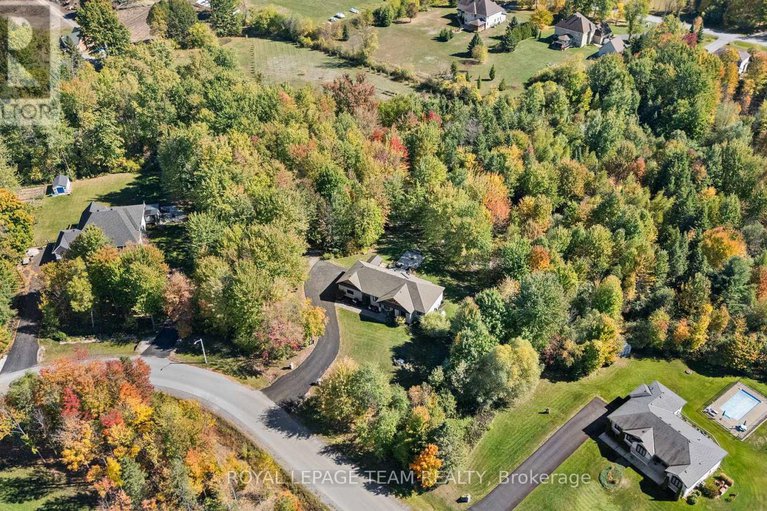 28999166/524-osmond-daley-drive/huntley-ward-south-east/ottawa/ontario/K0A1L0_32