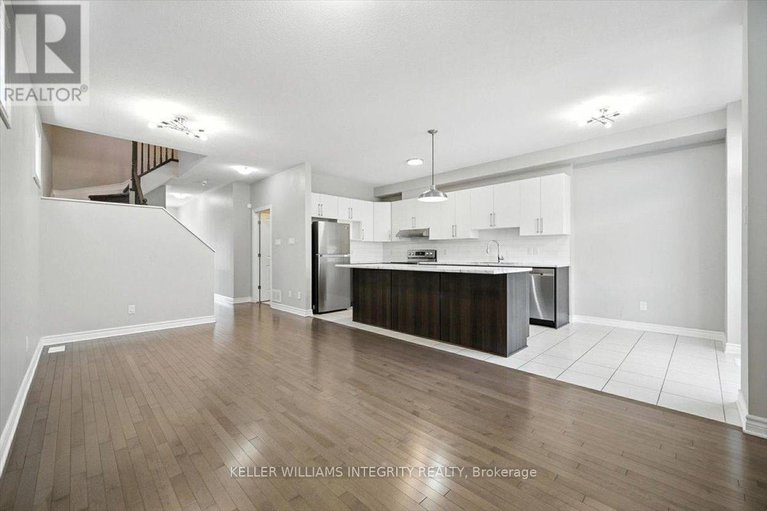 28517732/843-june-grass-street/avalon-west/ottawa/ontario/K4A1H4_10