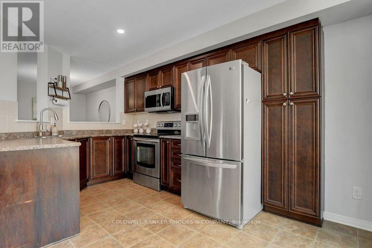 28599180/261-rolling-meadow-crescent/mer-bleuebradley-estatesanderson-park/ottawa/ontario/K1W0A8_10