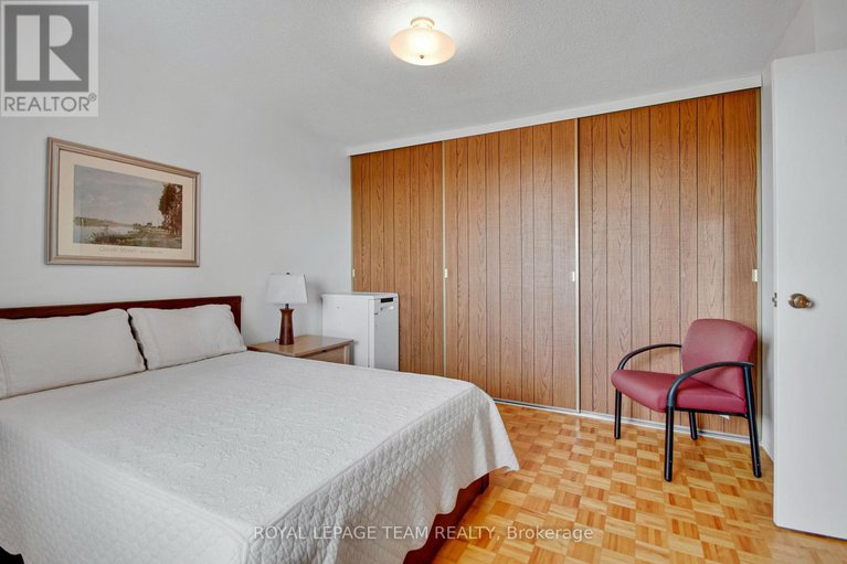 29388098/708-20-chesterton-drive/borden-farmstewart-farmcarleton-heightsparkwood-hills/ottawa/ontario/K2E6Z7_25