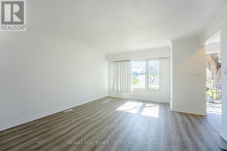 29227015/231-perth-street/brockville/brockville/ontario/K6V5E7_8