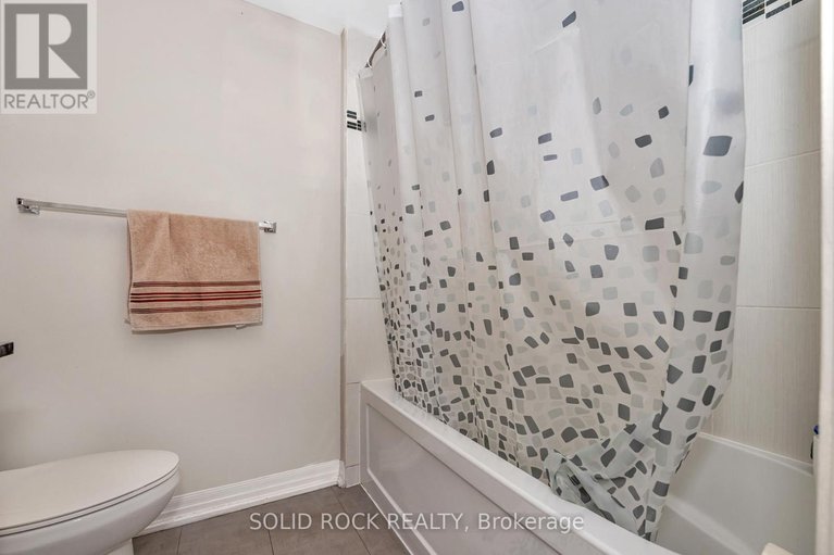 28361578/306-195-besserer-n/sandy-hill/ottawa/ontario/K1N0B6_15