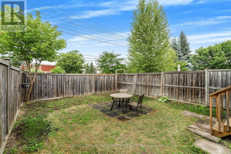 28812430/111-arcola-private/overbrookcastle-heights/ottawa/ontario/K1K4W9_22