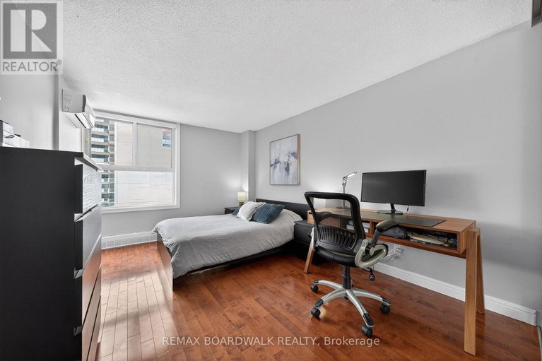 29509704/704-1785-frobisher-lane/riverview-park/ottawa/ontario/K1G3T7_13