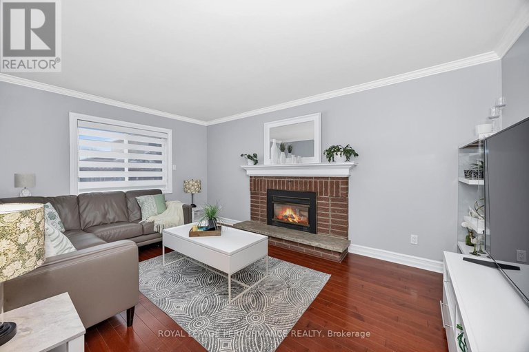 29305647/1310-prestone-drive/bilberry-creekqueenswood-heights/ottawa/ontario/K1E2Z6_14