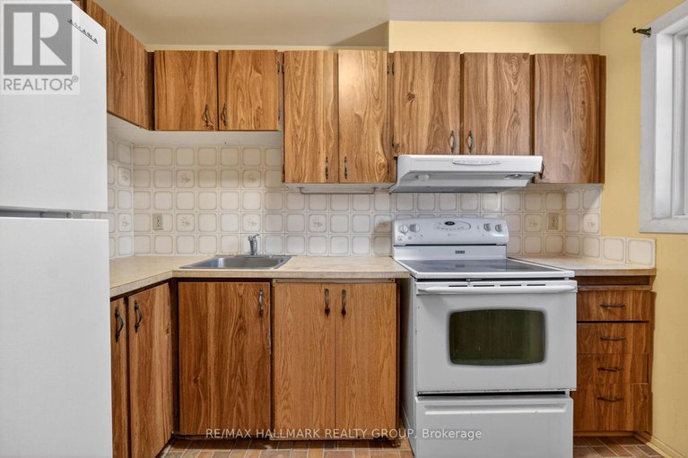 29422004/d-116-valley-stream-drive/leslie-park/ottawa/ontario/K2H9E1_17