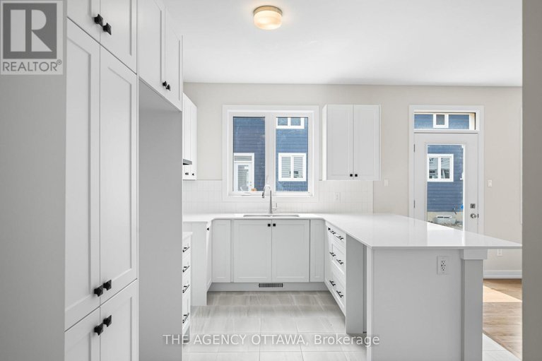 29303464/948-seagrave-lane/btwn-franktown-rd-fallowfield-rd/ottawa/ontario/K0A2Z0_7