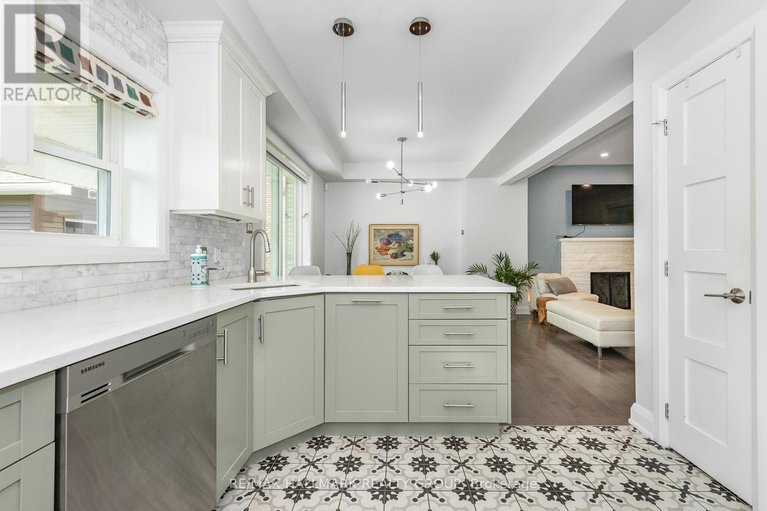 28886608/104-byron-avenue/ottawa-west/ottawa/ontario/K1Y3J2_14