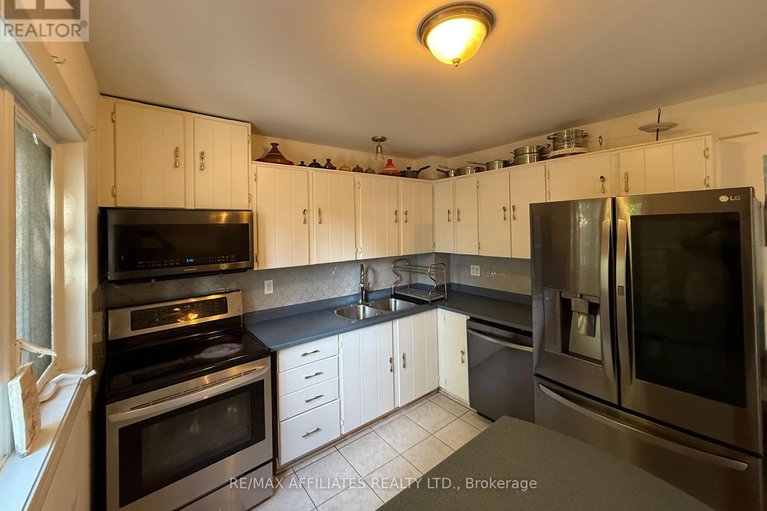 28764213/295-pintail-terrace/chatelaine-village/ottawa/ontario/K1E1Z9_7