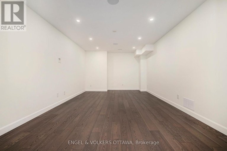 28900488/888-melwood-avenue/mckellar-heightsglabar-park/ottawa/ontario/K2A3C3_32