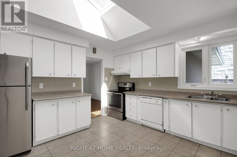 28631481/2257-prospect-avenue/alta-vista/ottawa/ontario/K1H7G2_11