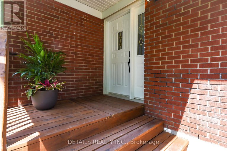 28587283/1300-field-street/bel-air-park/ottawa/ontario/K2C2R3_2