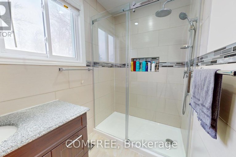 28379569/25-seguin-street/cardinal-heights/ottawa/ontario/K1J6P4_15