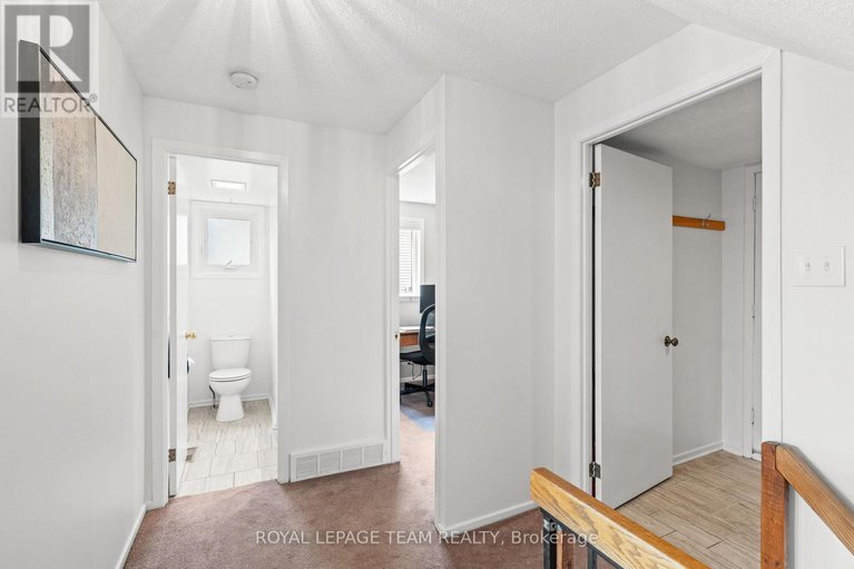 29124358/92-burnetts-grove-circle/pheasant-run/ottawa/ontario/K2J1N7_18