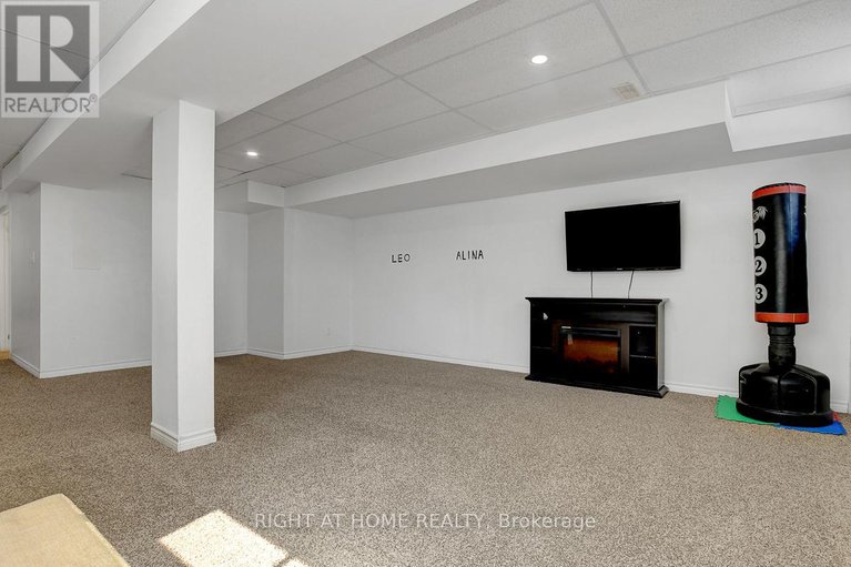 28116304/554-barrick-hill-road/emerald-meadowstrailwest/ottawa/ontario/K2M0B4_27