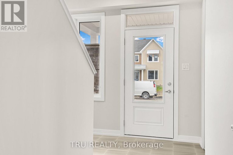 28405876/517-oldenburg-avenue/btwn-franktown-rd-fallowfield-rd/ottawa/ontario/K0A2Z0_3