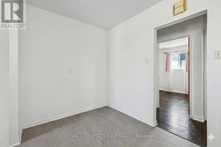 29427976/1112-cobden-road/parkway-park/ottawa/ontario/K2C2Z2_5