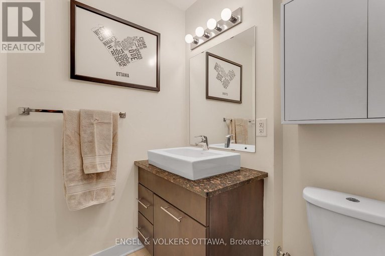 29426650/104-360-cumberland-street/lower-townbyward-market/ottawa/ontario/K1N0B1_17